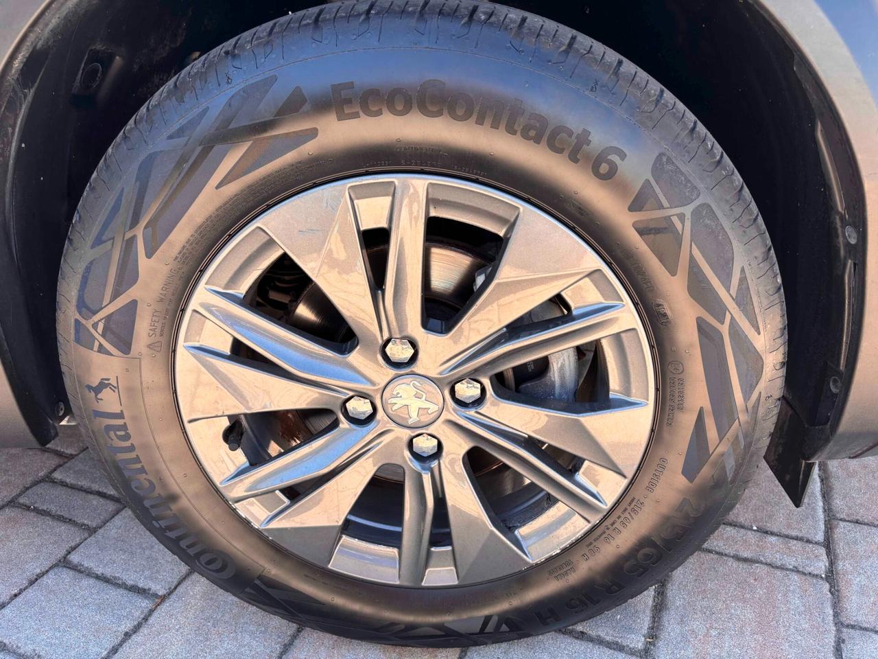 Peugeot 2008 PureTech 100 S&S Active Pack
