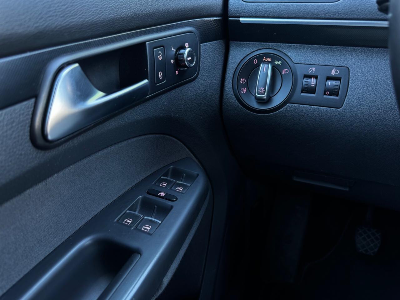 Volkswagen Touran 2.0 TDI 140 CV Highline 7 posti