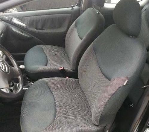 Toyota Yaris 1.0i 16V cat 5 porte Sol