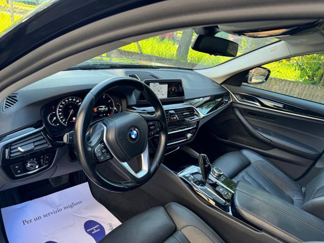 BMW 530 d xDrive Touring Sport Line 265CV NAVI+RETR.