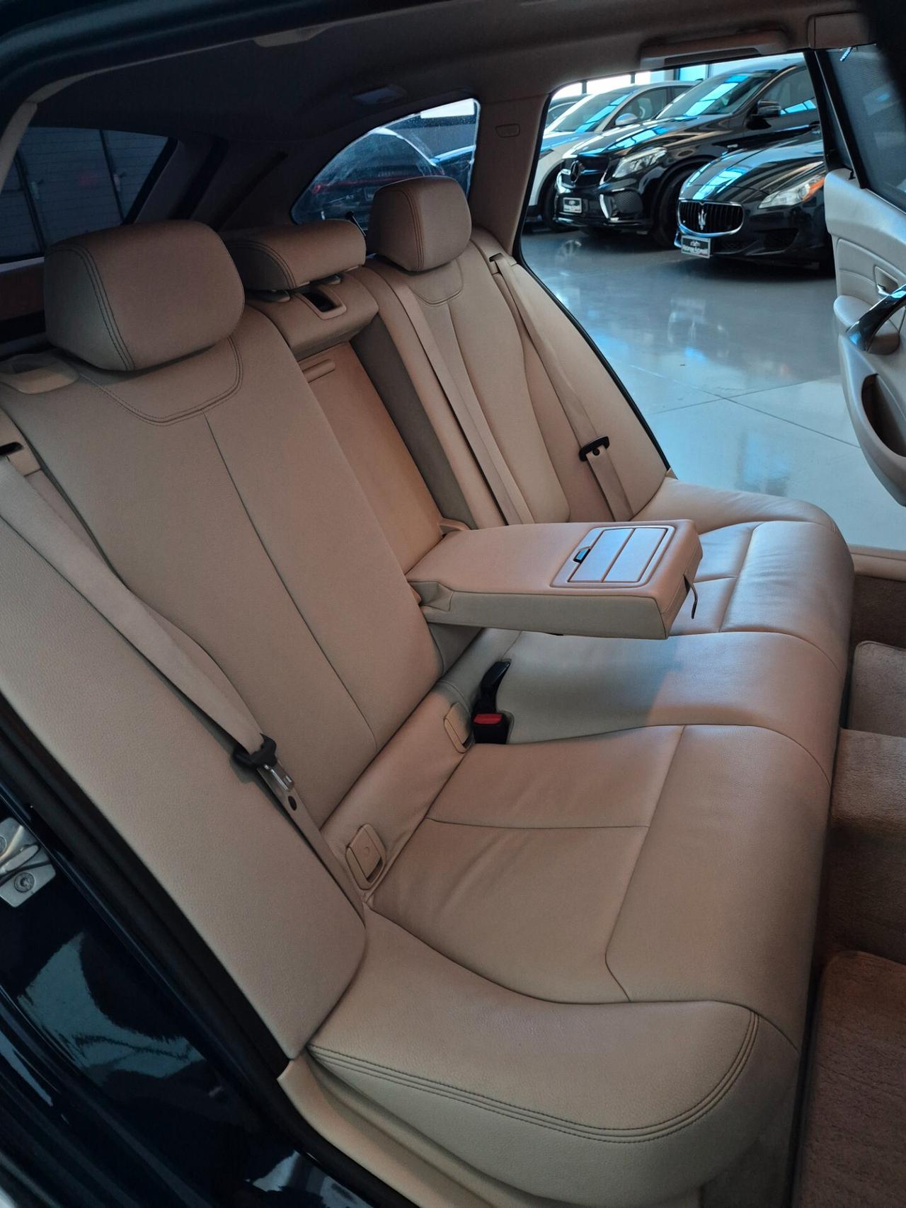 BMW 320 touring modern 2.0d 184cv Automatica Navigatore