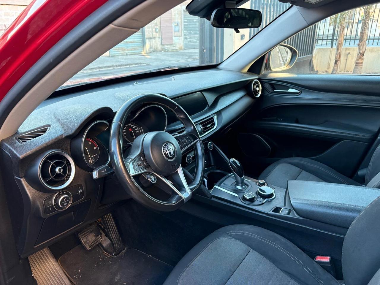 Alfa Romeo Stelvio 2.2 Turbodiesel 180 CV AT8 Q4 Business