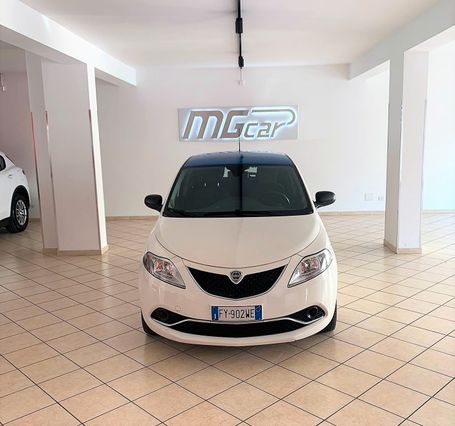 Lancia Ypsilon 1.3 Mjt 16v 95 Cv 5 Porte Samps Silver