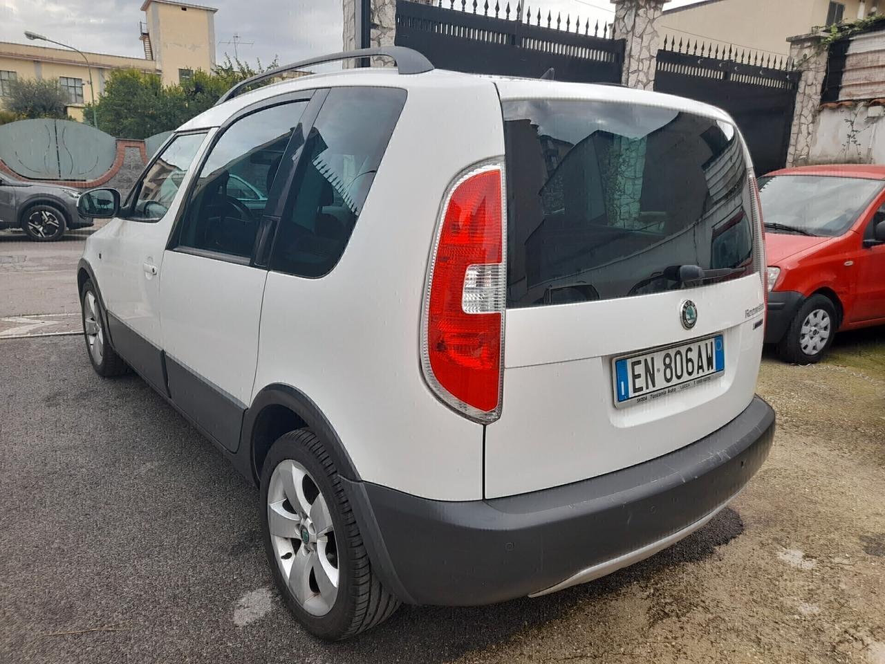 Skoda Roomster 1.2 TSI 86CV Scout