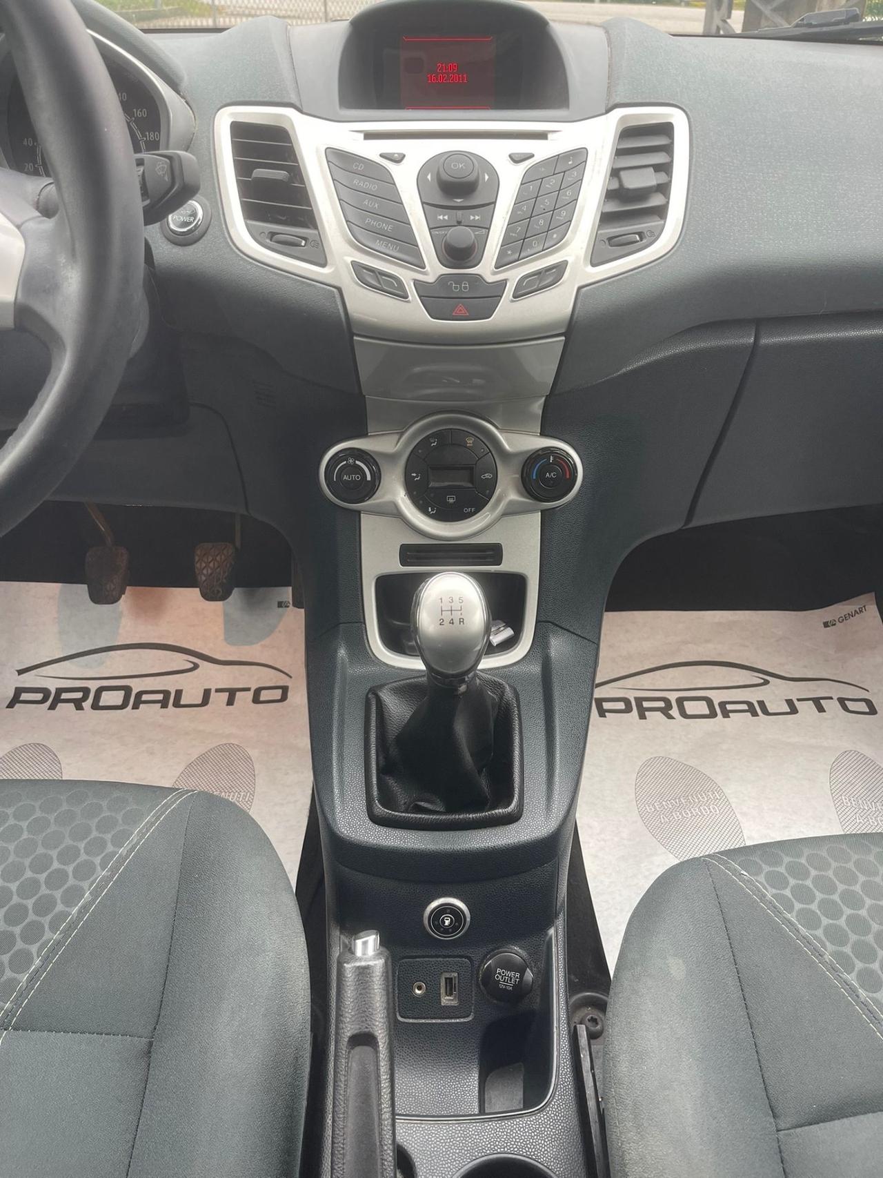 Ford Fiesta 1.4 5 porte Bz.- GPL Titanium