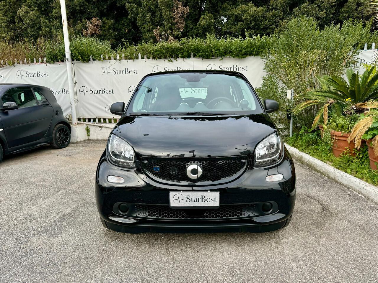 Smart ForFour EQ Youngster*TOTAL BLACK*KM 17000!!!*