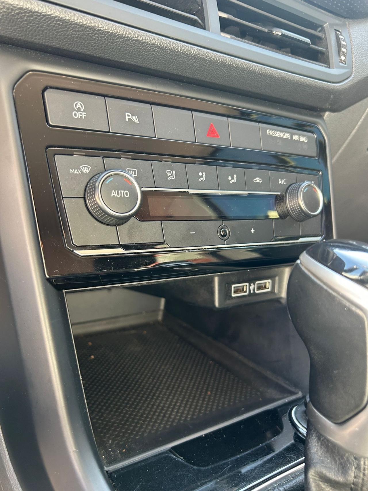 Volkswagen T-Cross 1.6 TDI DSG-2020 !TOTAL BLACK!