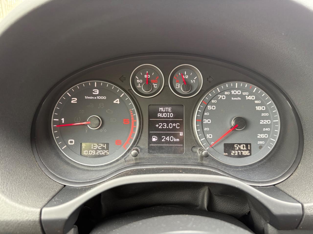 Audi A3 SPB 1.6 TDI 105 CV CR Ambition XENO GANCIO TRAINO