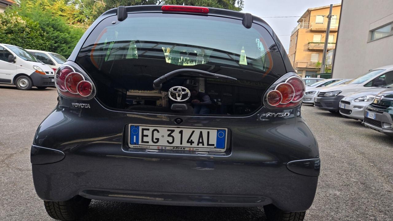 Toyota Aygo 1.0 12V VVT-i 3 porte Now Connect