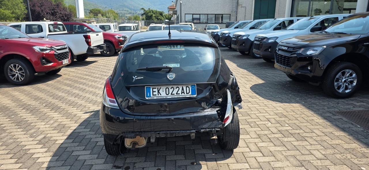 LANCIA YPSILON 1,2 69cv SINISTRATA