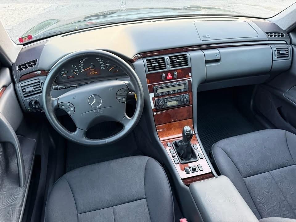 Mercedes-benz E 220 CDI cat Elegance