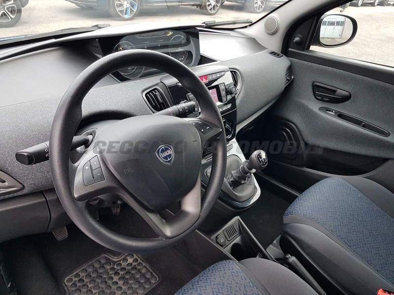 Lancia Ypsilon Ypsilon 1.0 firefly hybrid Silver s&s 70cv 5p.ti