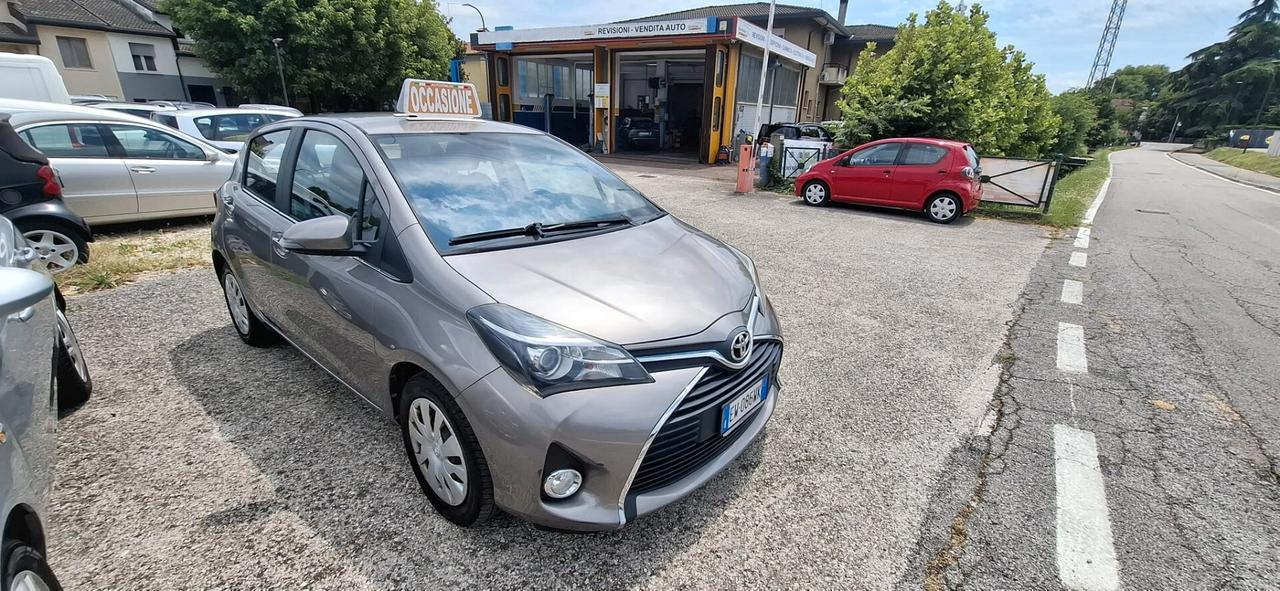 Toyota Yaris 1.0 5 porte