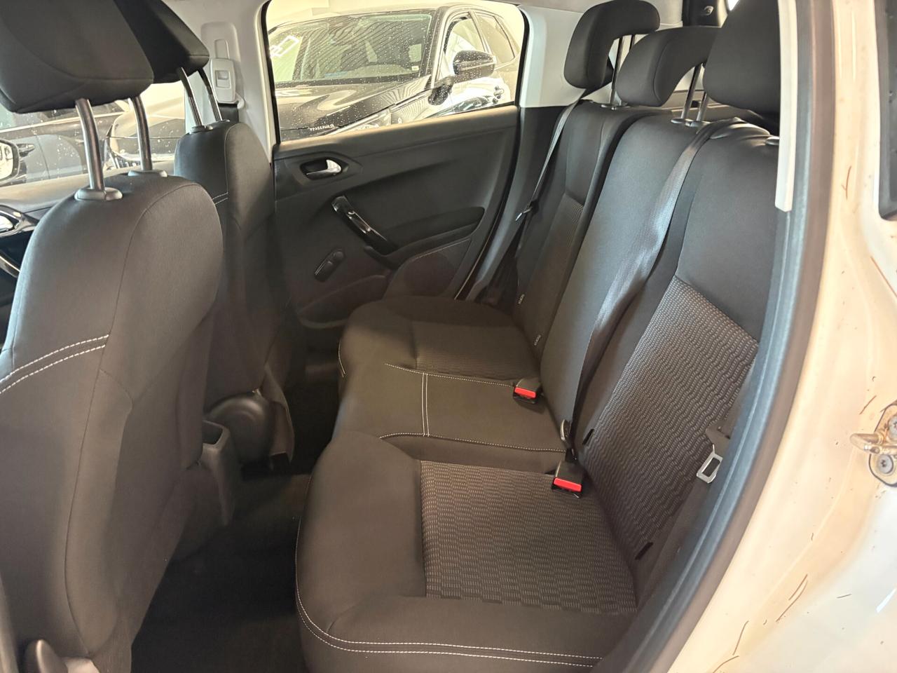 Peugeot 208 PureTech 82 5 porte Allure