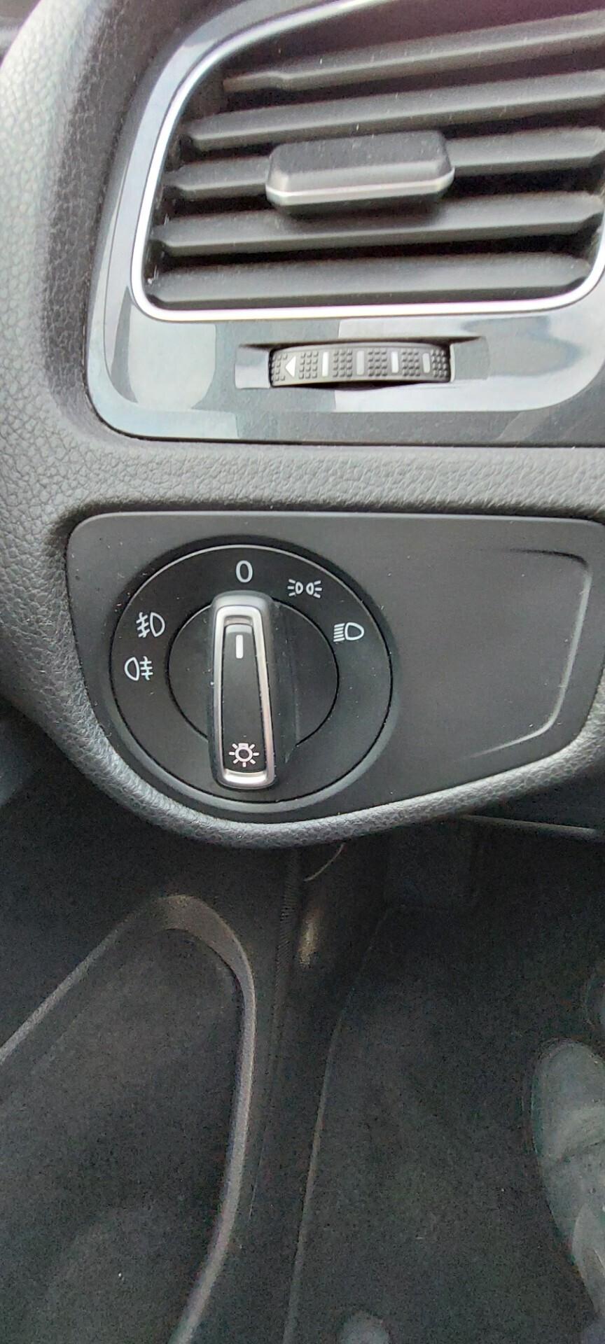 GOLF 7,5 CAMBIO AUTOMATICO DSG 1,5 METANO 130 CV NAVI TELEFONO SENSORI IMPECCABILE