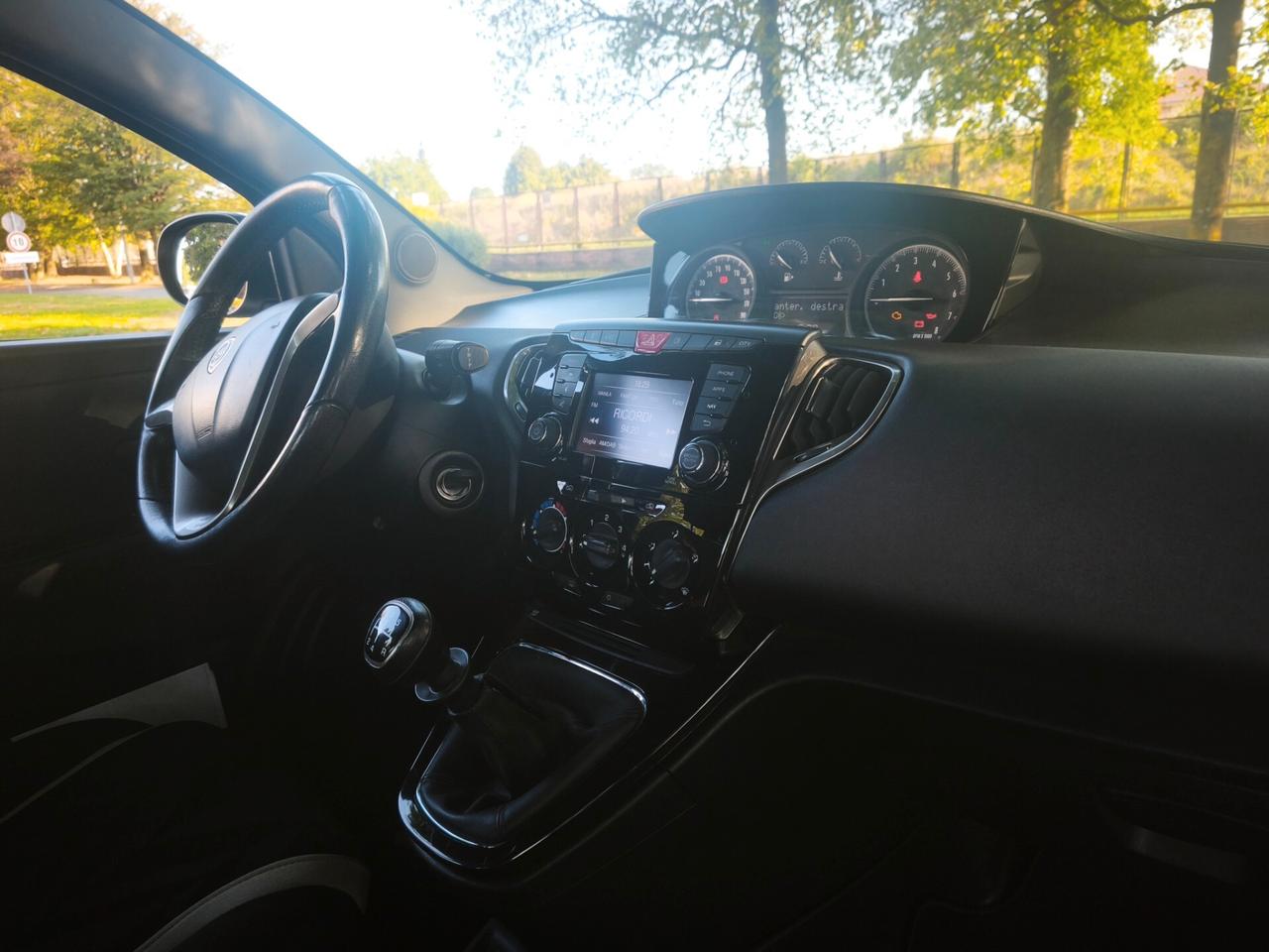 Lancia Ypsilon 1.2 69 CV 5 porte Platinum