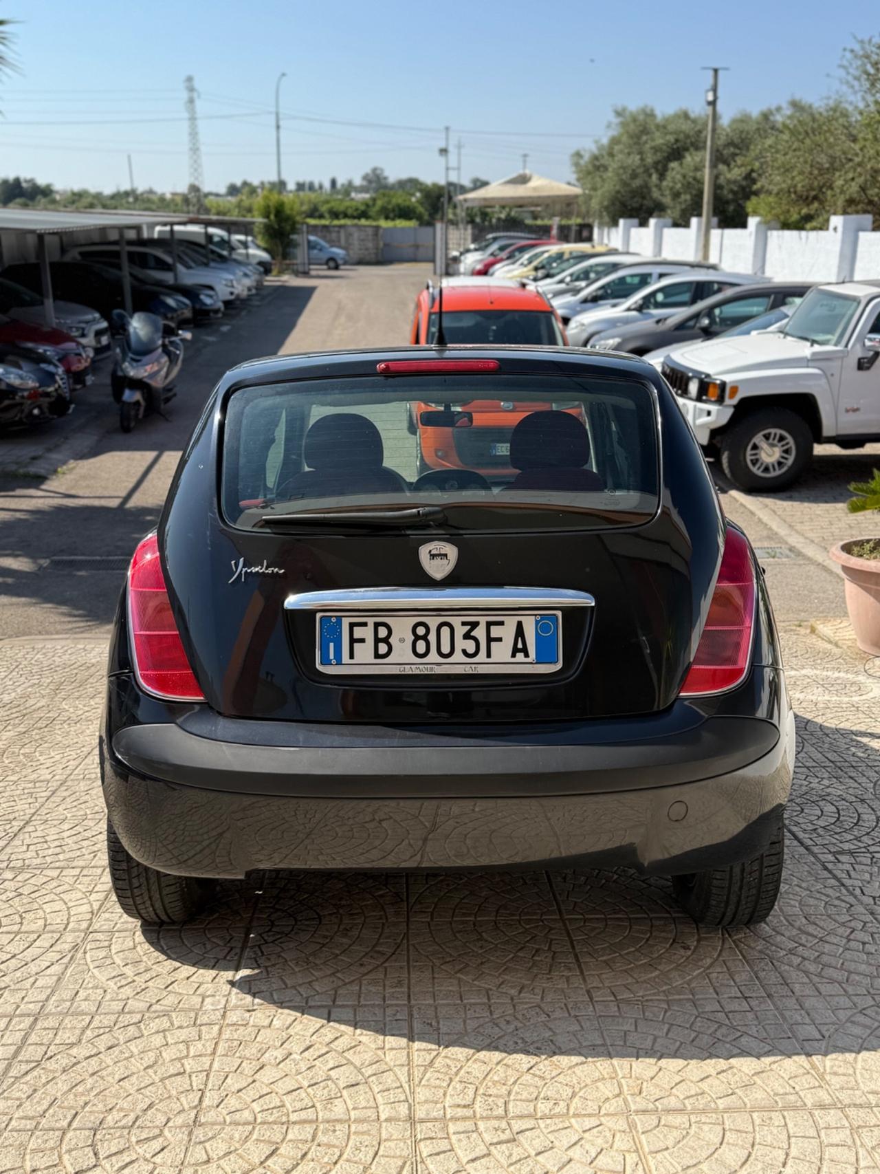 Lancia Ypsilon 1.2 benz Platino Neo patentati