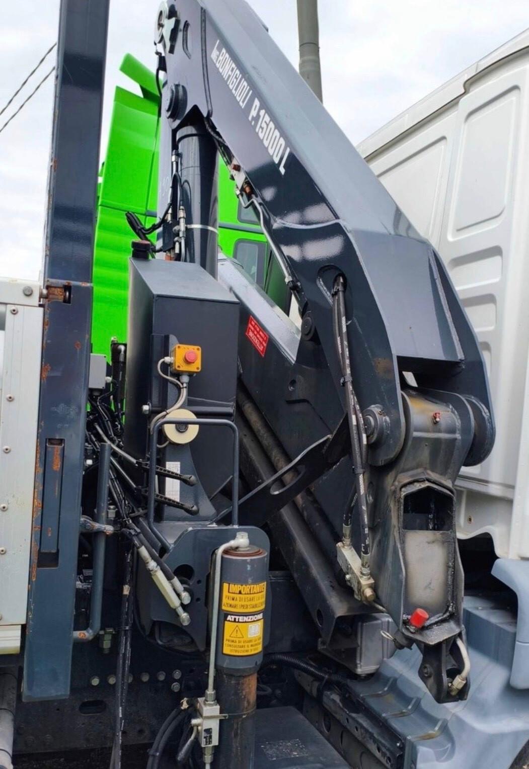 Man TGS 26.360 ribaltabile con gru Bonfiglioli