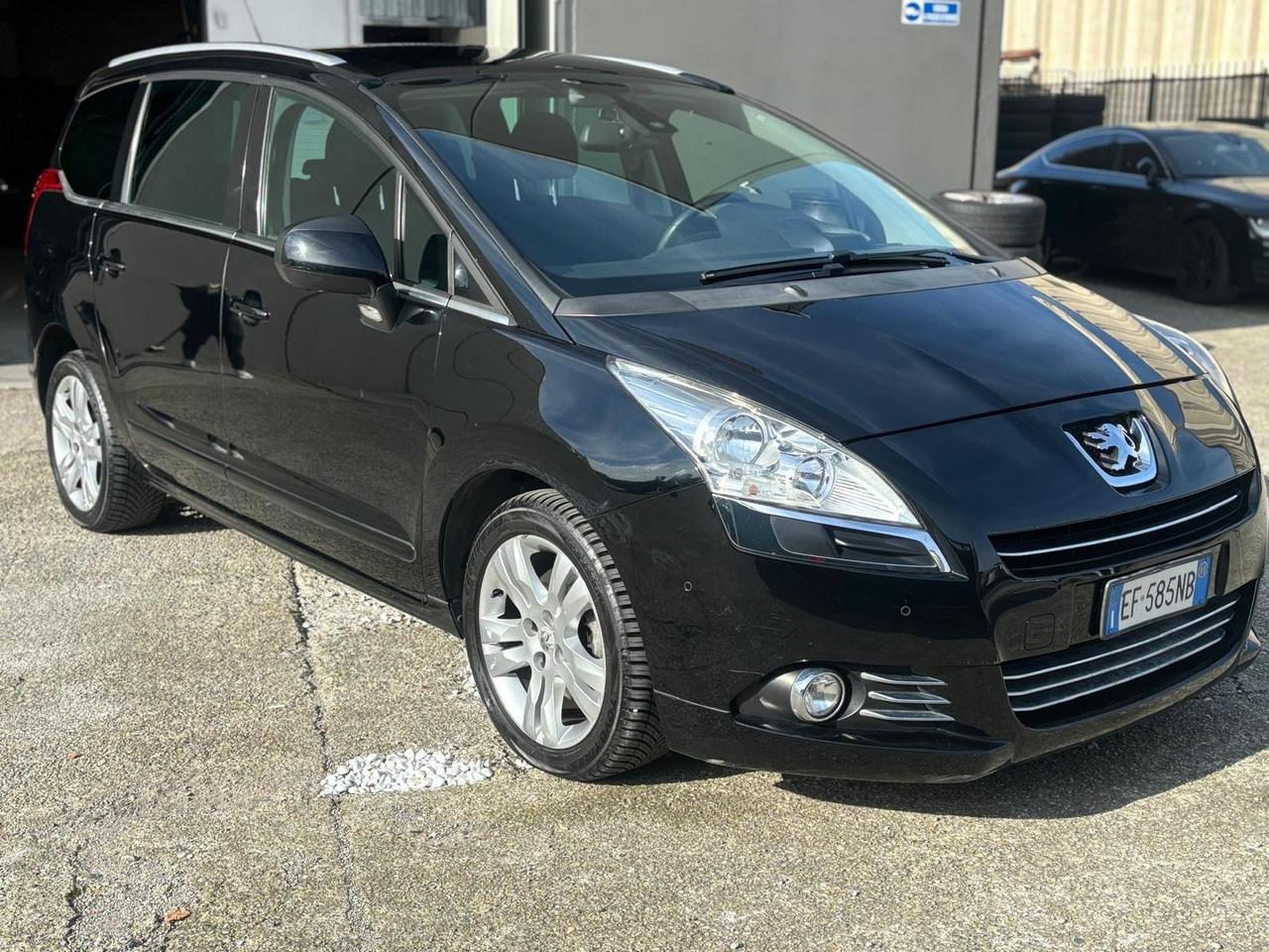 Peugeot 5008 2.0 HDi 150CV Allure