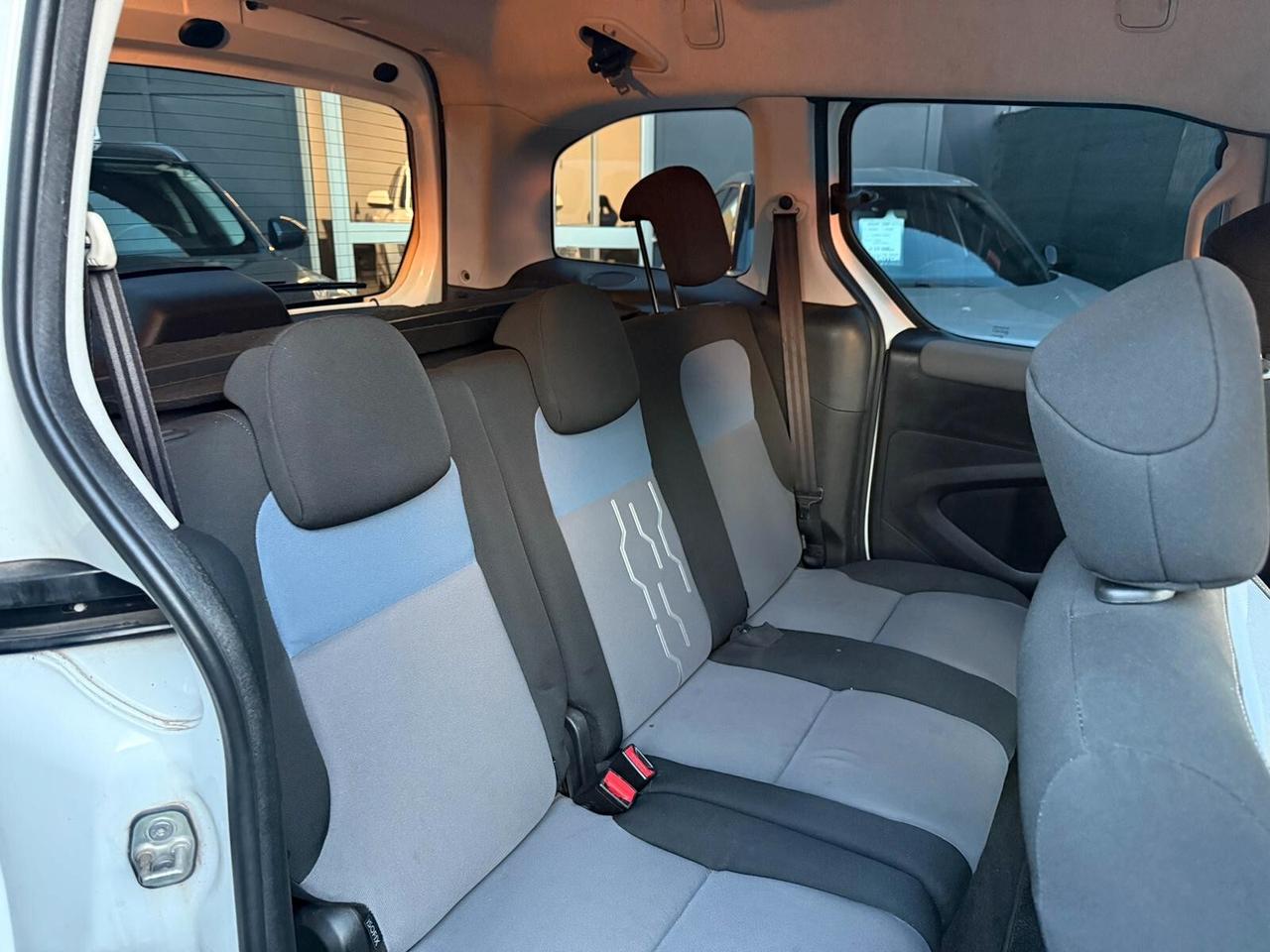 Peugeot Partner 1.6 HDi - Finanziabile - Tutto incluso