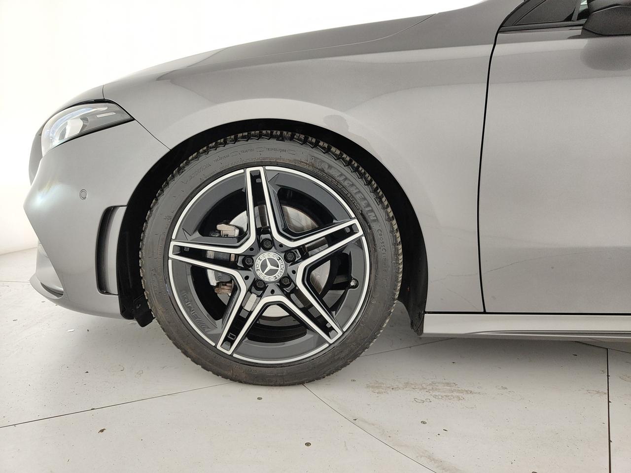 Mercedes-Benz A 200 d Premium auto