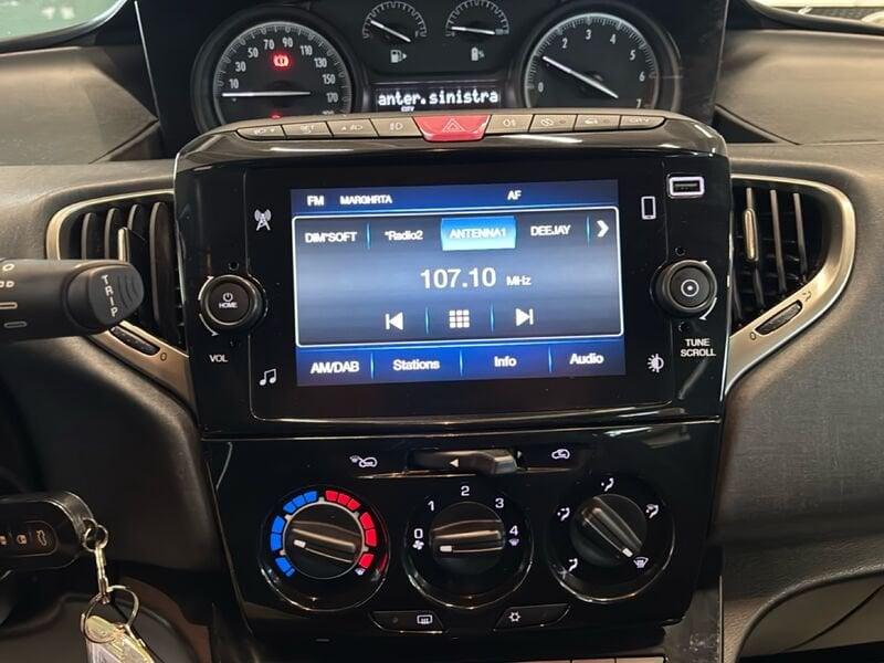 Lancia Ypsilon YPSILON 1.0 FireFly Hybrid 70cv