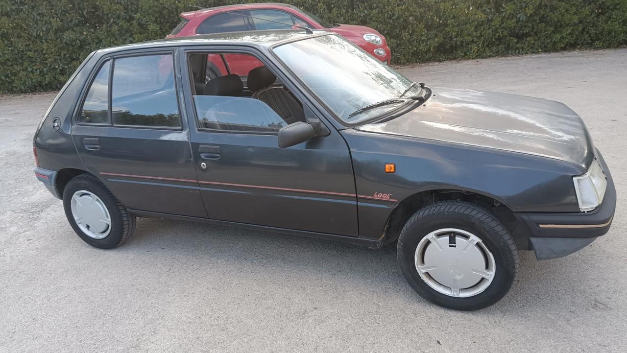 Peugeot 205 954 5 porte Look