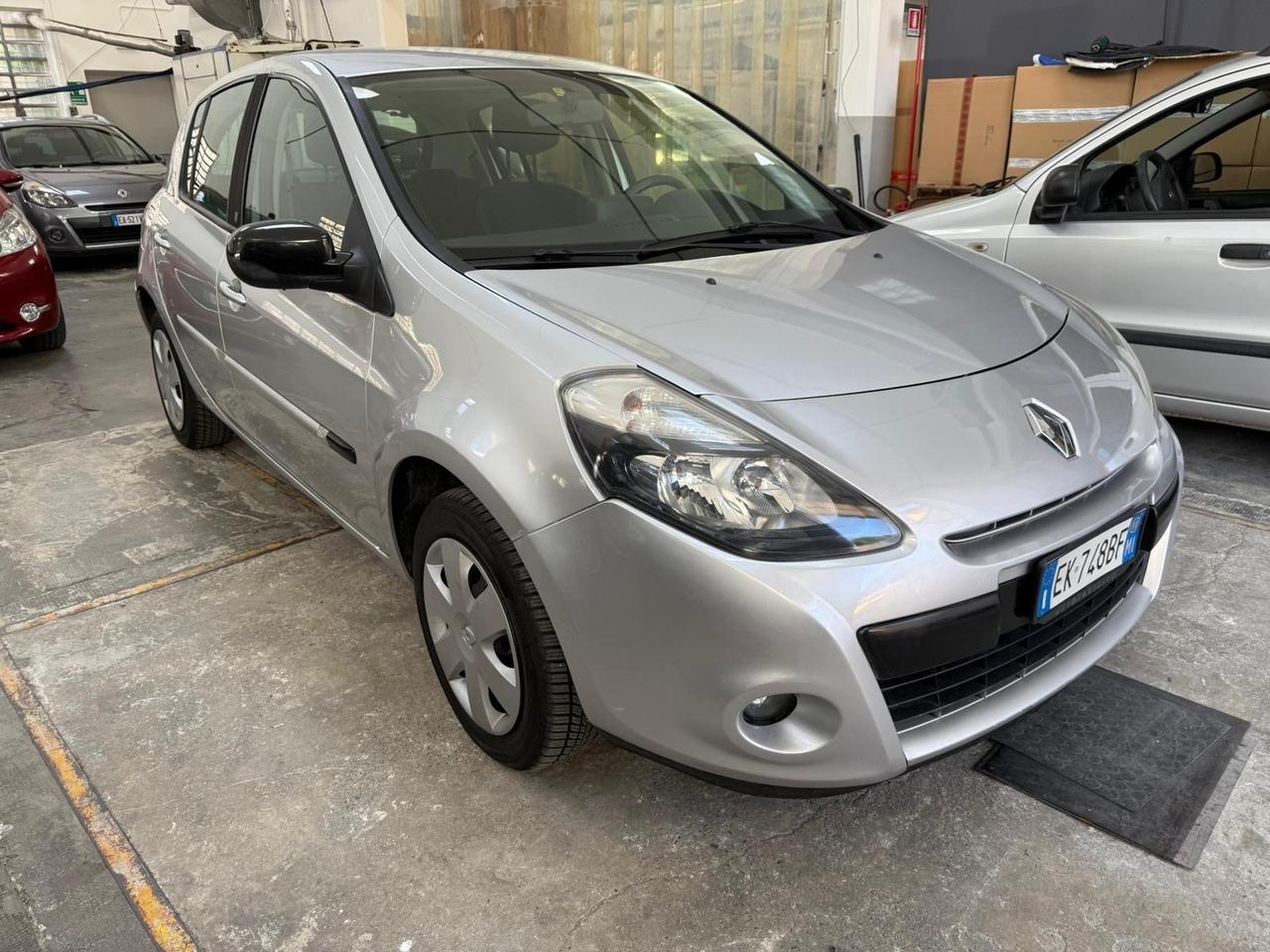Renault Clio 1.2 16V 5 porte neopatentati