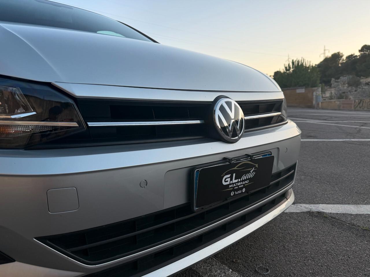 Volkswagen Polo/1.0 75 CV/LED/5 POSTI/CAR PLAY