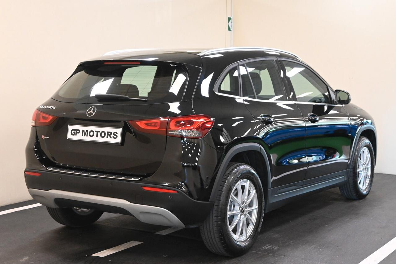 MERCEDES GLA (H247) GLA 180 d Automati...
