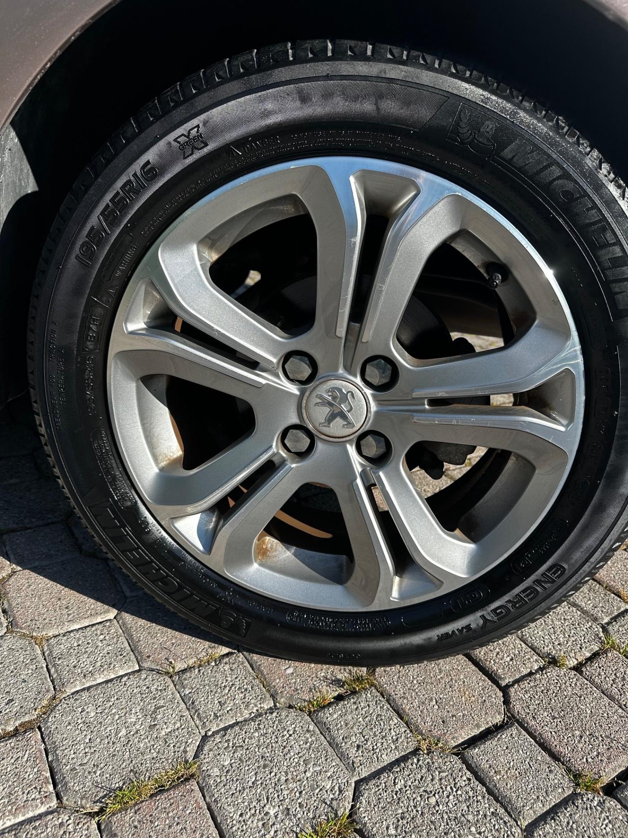 Peugeot 208 1.4 VTi 95 CV 3p. Allure