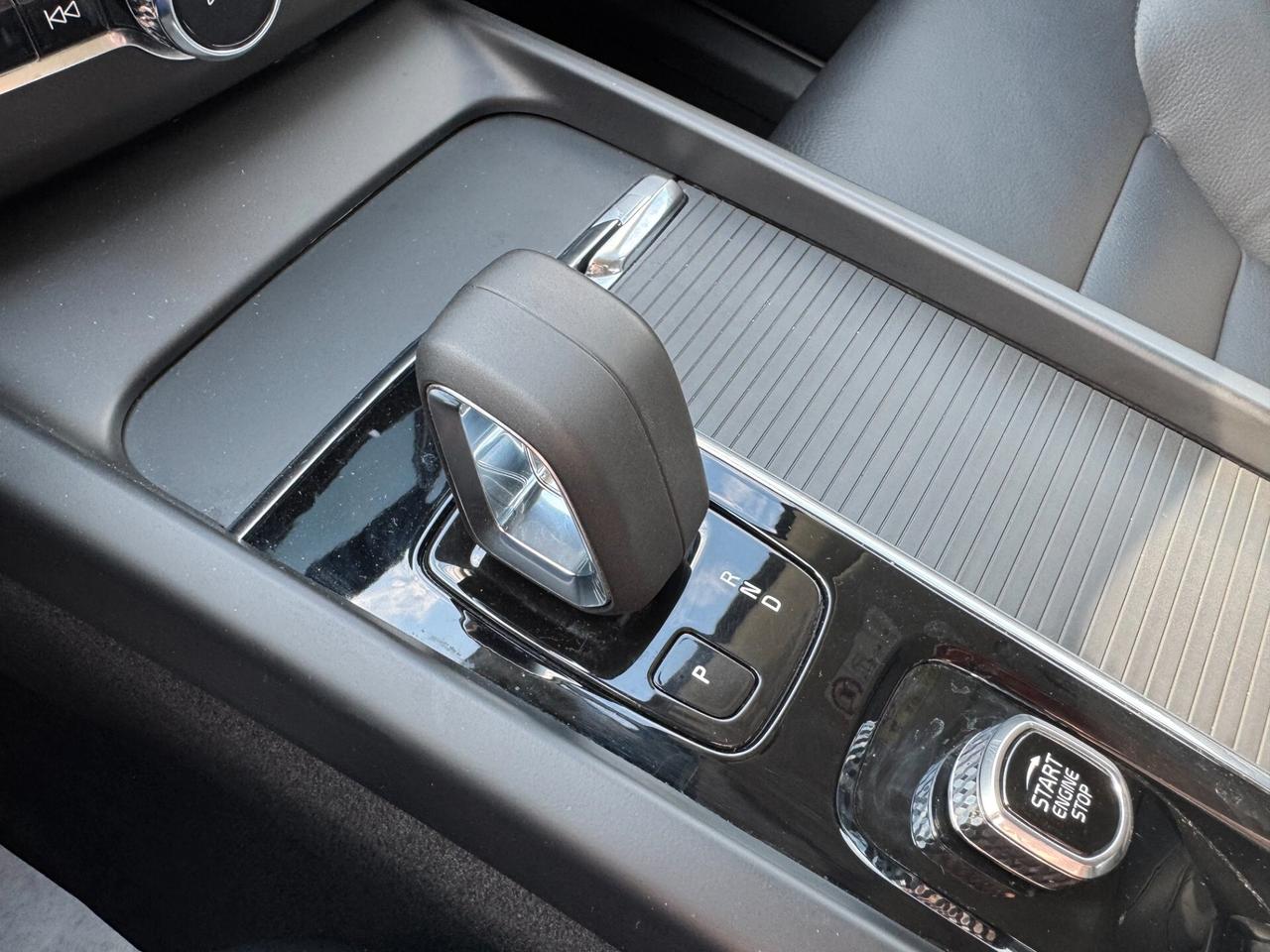 Volvo XC60 B4 AWD (Diesel/Hybrid) Momentum Bsn.