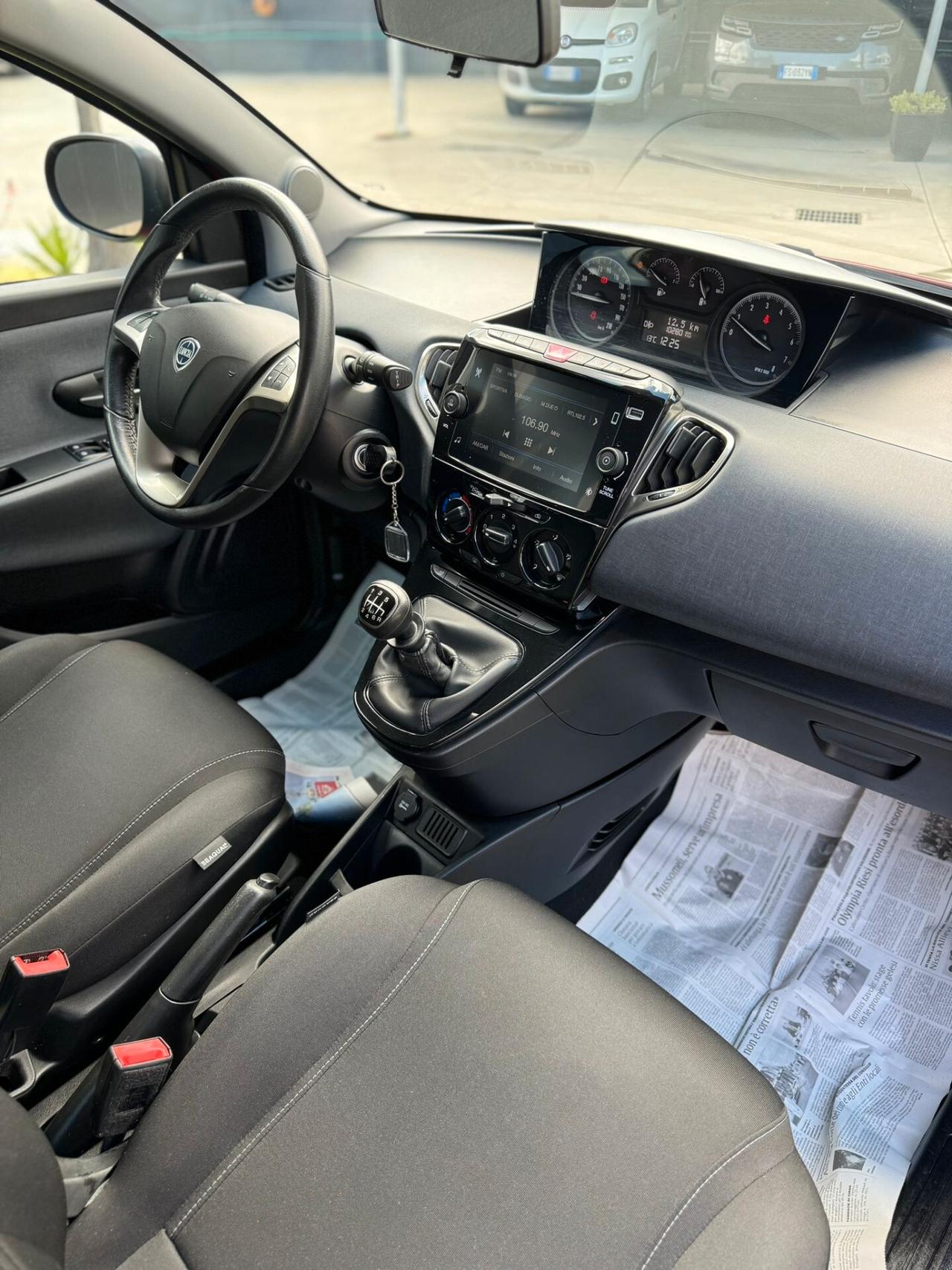 Lancia Ypsilon 1.0 FireFly 5 porte S&S Hybrid Ecochic Gold