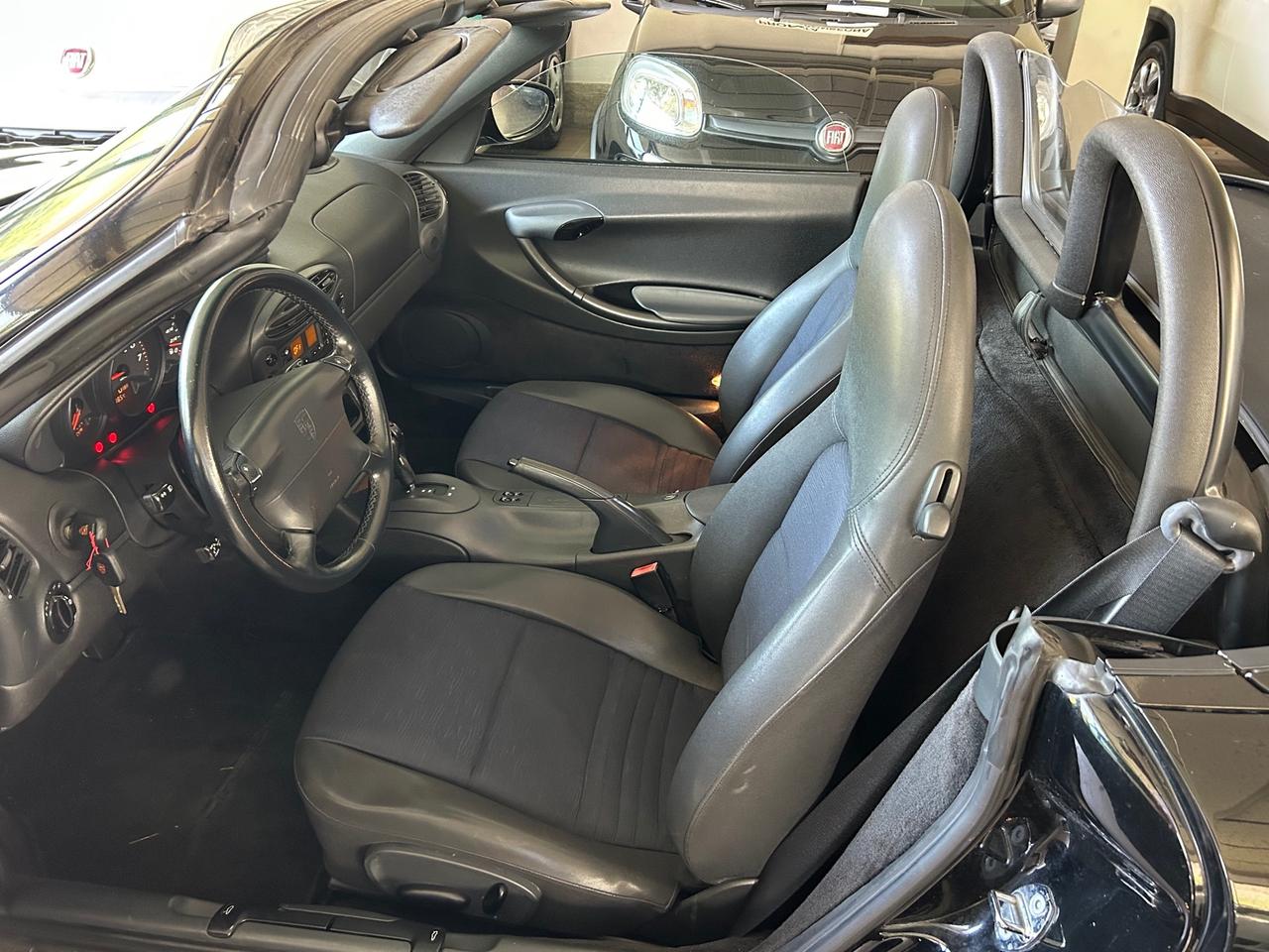 Porsche Boxster 2.5i 24V cat