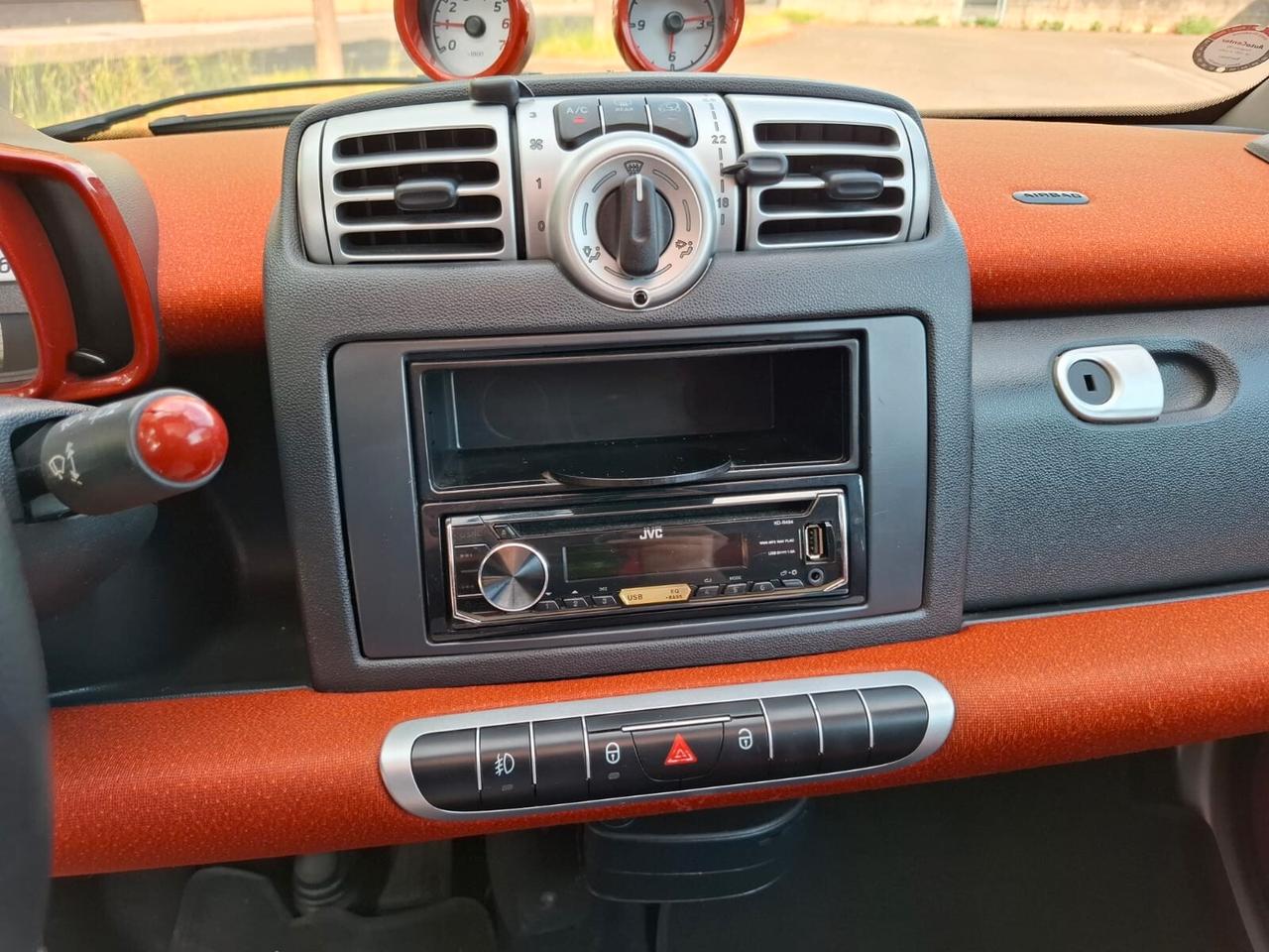 Smart ForTwo 1000 benzina SOLAMENTE 82.000 KM