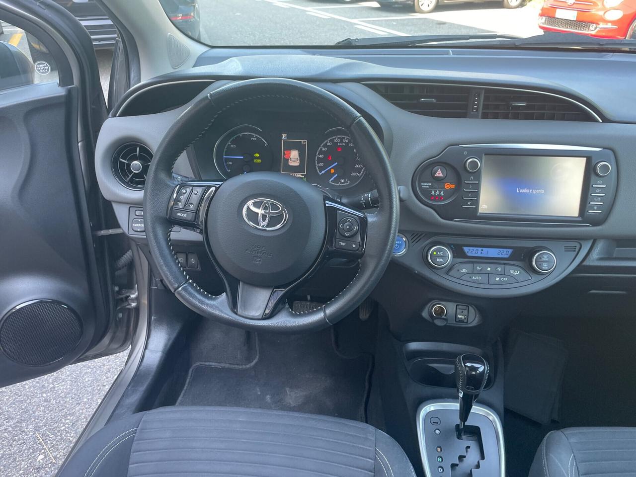 Toyota Yaris 1.5 Hybrid 5 porte*Automatik*Neopatentati*