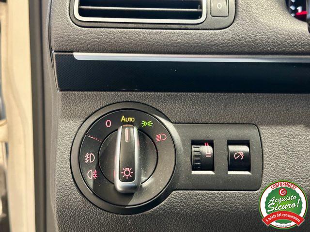 VOLKSWAGEN Touran 2.0 TDI 140CV DSG Highline *NEOPAT*7 POSTI*PELLE*