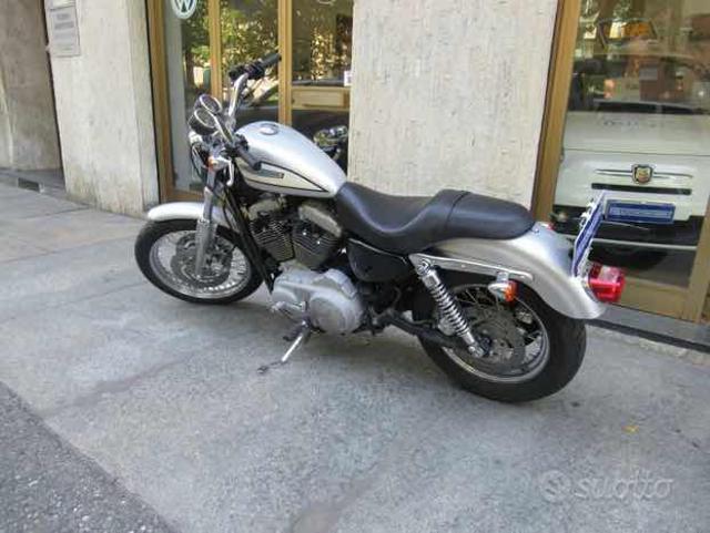 HARLEY-DAVIDSON 1200 Sportster Roadster L