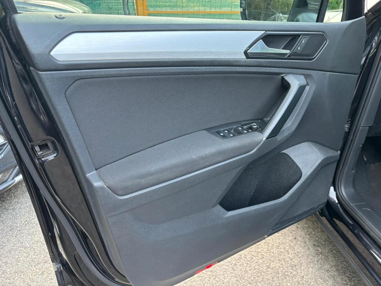 Volkswagen Tiguan 1.6 TDI SCR OK Neopatentati