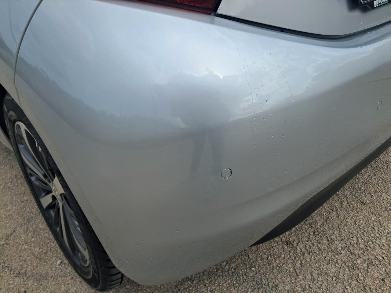 Peugeot 208 1.2 - 5 posti 60kw (Benzina/Gpl)