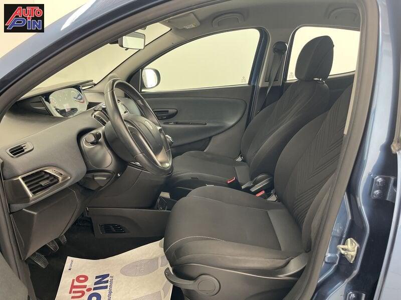 Lancia Ypsilon 1.0 FireFly 5 porte S&S Hybrid Gold