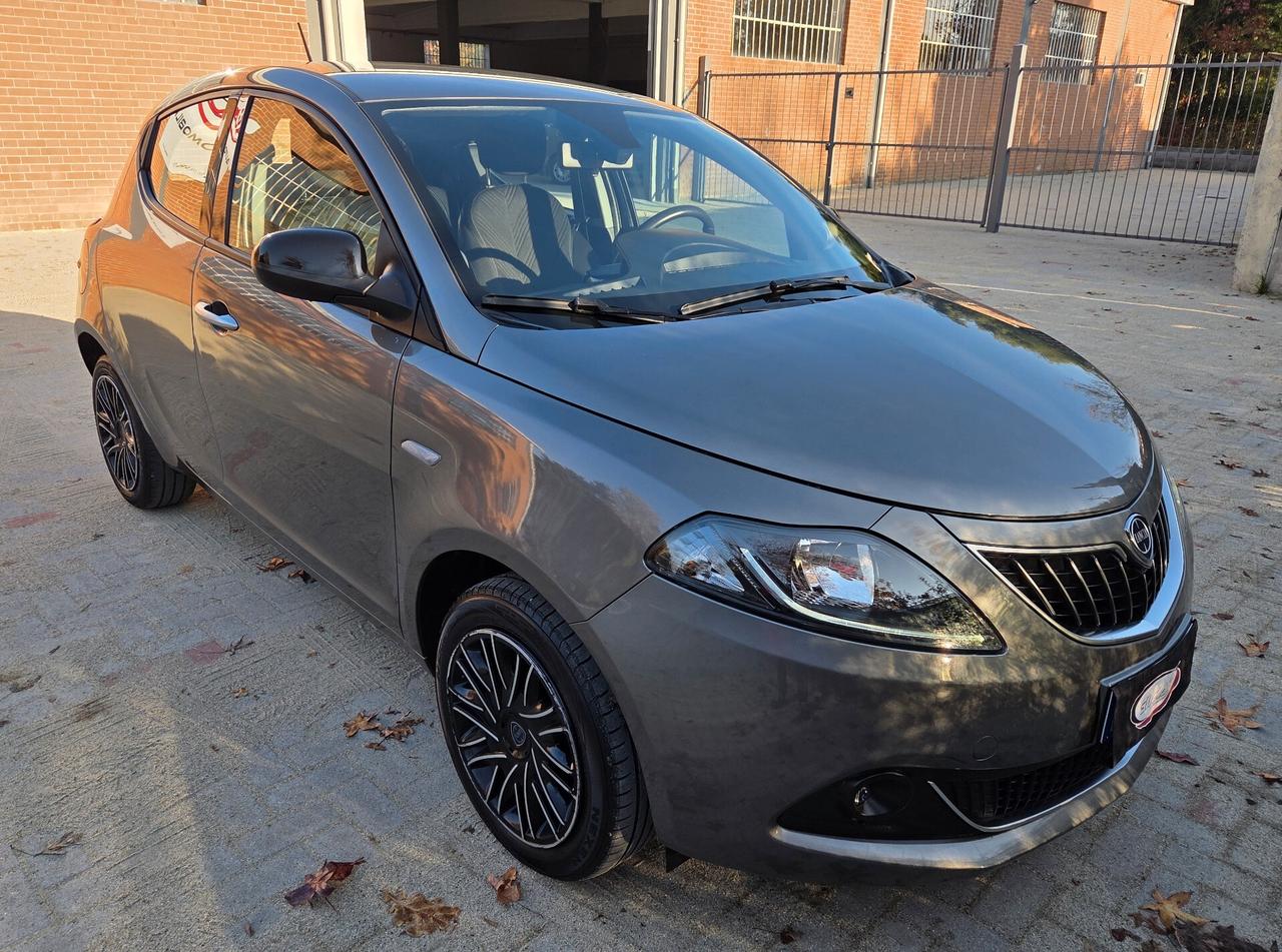 Lancia Ypsilon 1.0 FireFly Hybrid 70cv 5 porte S&S Gold