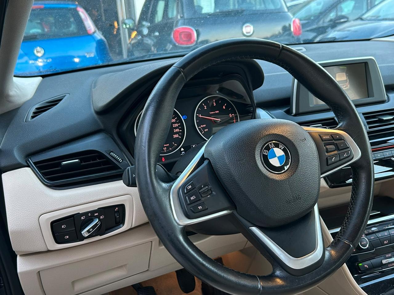 Bmw 216 218d Active Tourer Sport con cambio manuale