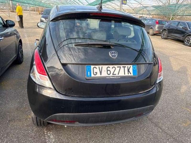 Lancia Ypsilon 1.0 FireFly Hybrid Oro