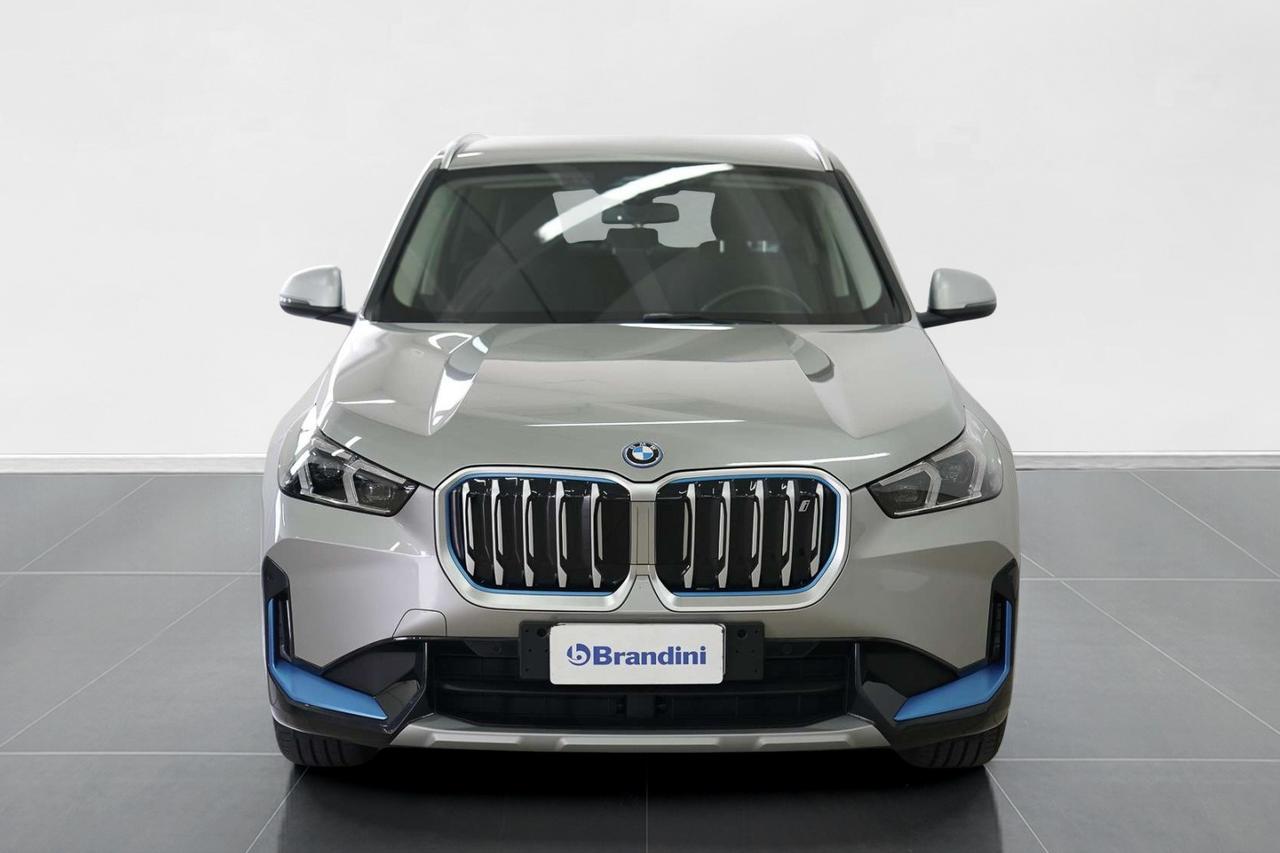 BMW iX1 xdrive 30 X-Line