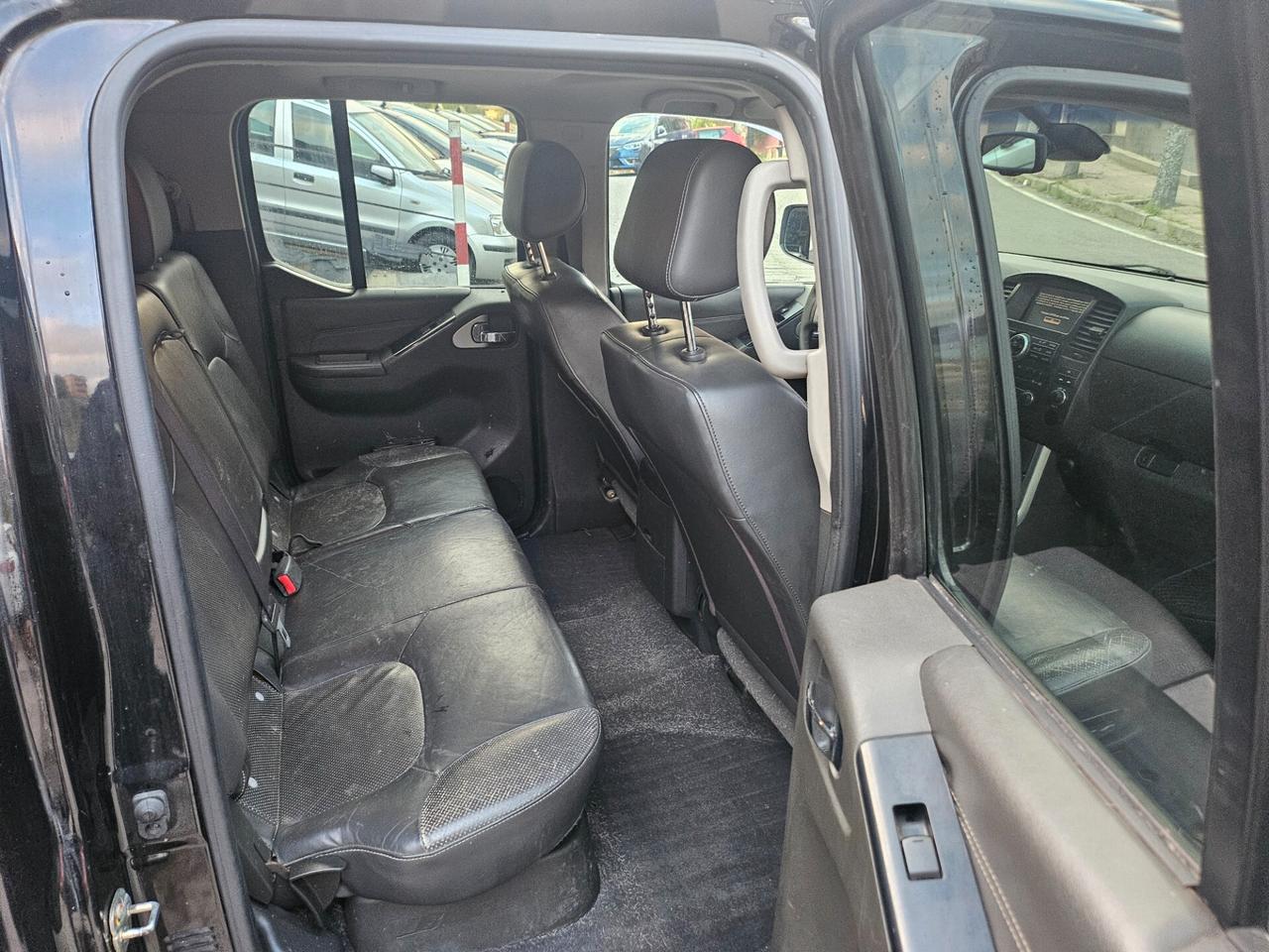 Nissan Navara 3.0 dCi 4 porte Double Cab 2011