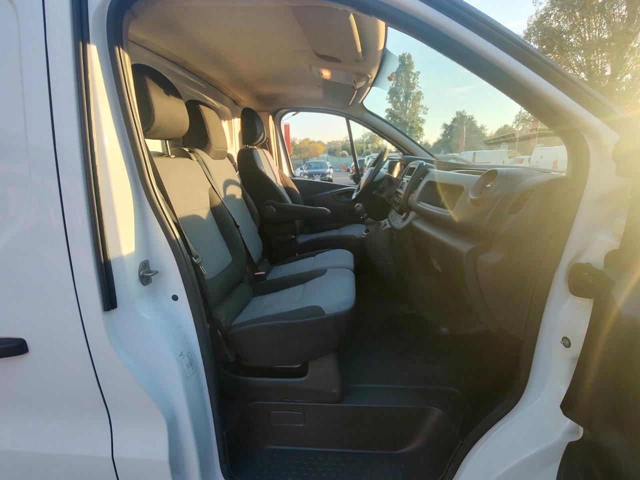 Opel Vivaro 29 L2H1 1.6 BIT. 14O CV EDITION, OK NEOPATENTATI, PREZZO + IVA