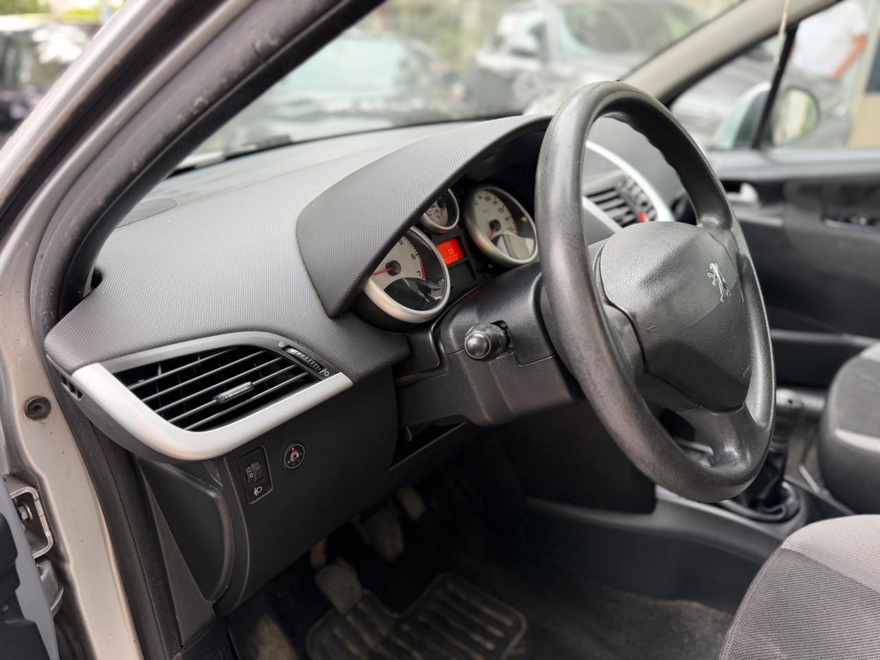 Peugeot 207 1.4 8V 75CV 5p. Energie Sport ECO GPL