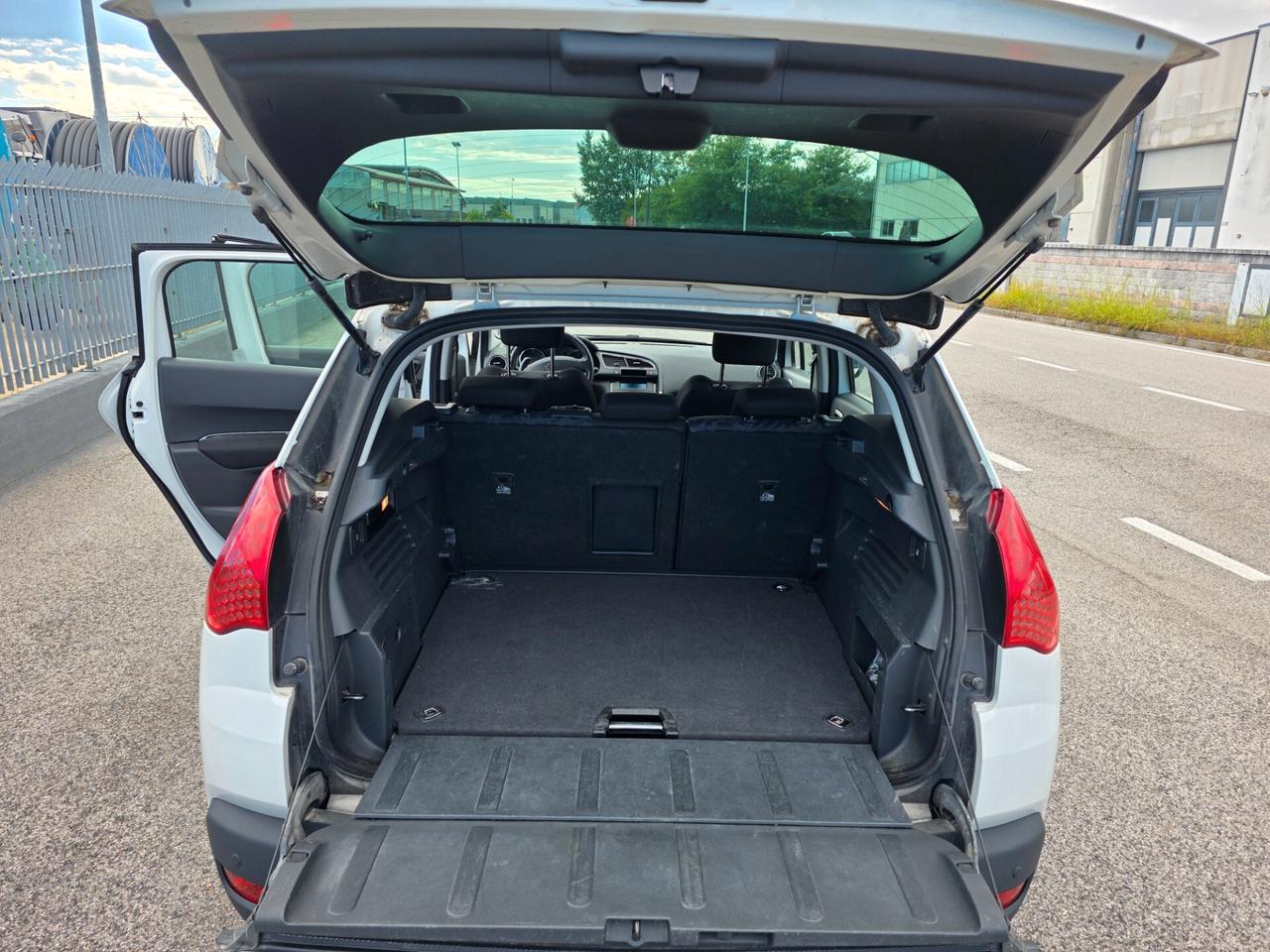 Peugeot 3008 automatico 208mila km 1.6D