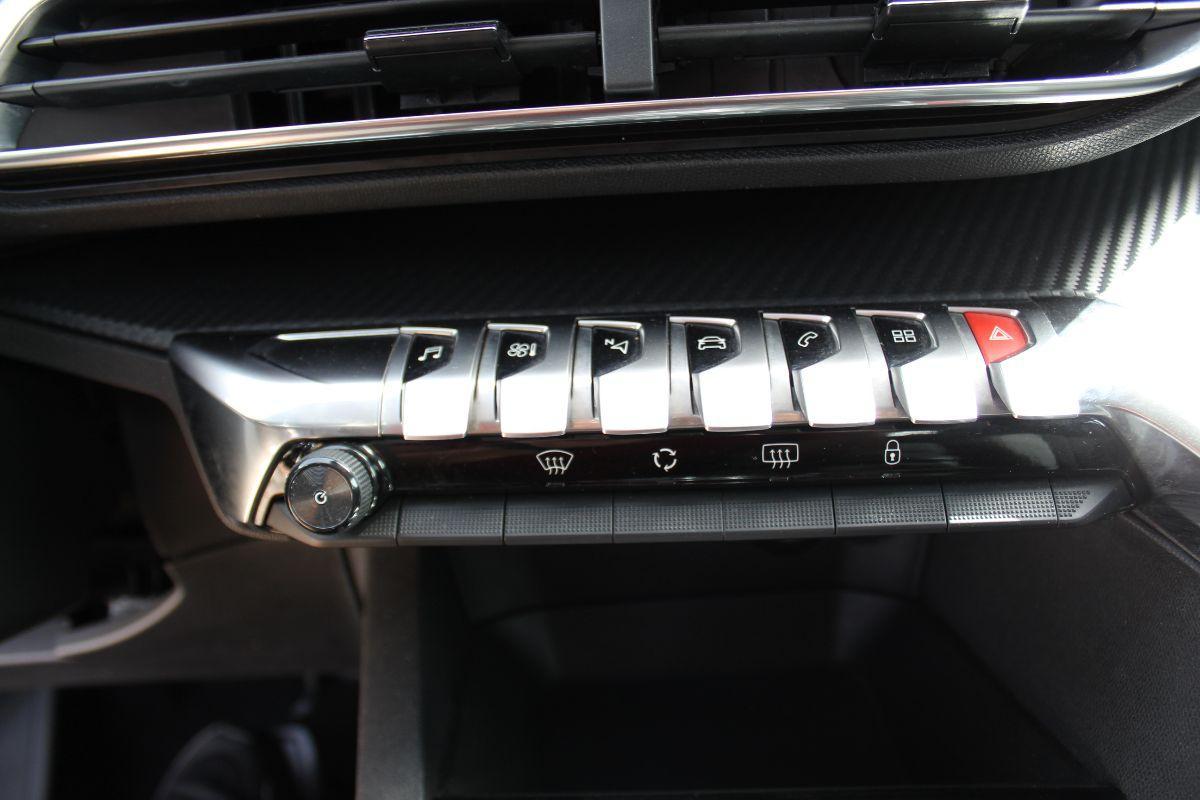 PEUGEOT - 3008 - BlueHDi 130 EAT8 S&S Allure